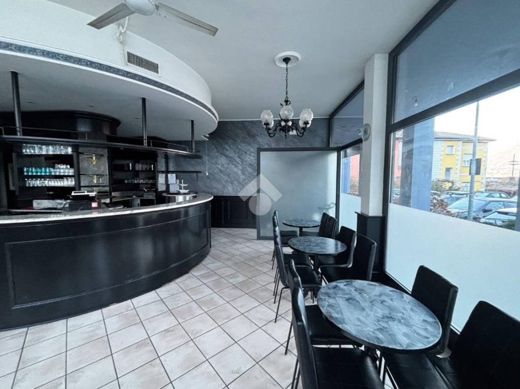 negozio in affitto a Colico