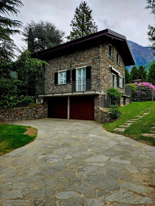 casa indipendente in affitto a Colico