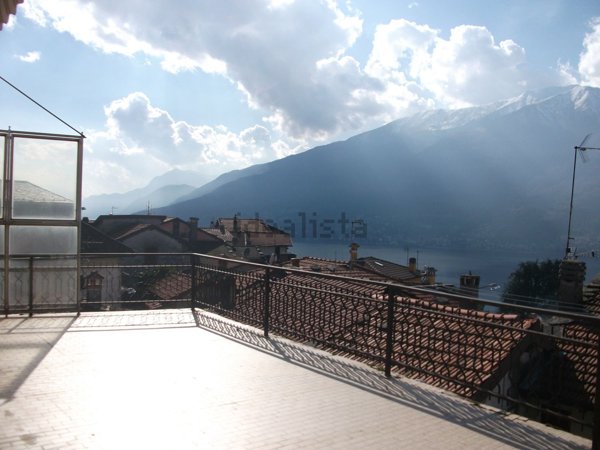 appartamento in affitto a Colico in zona Olgiasca