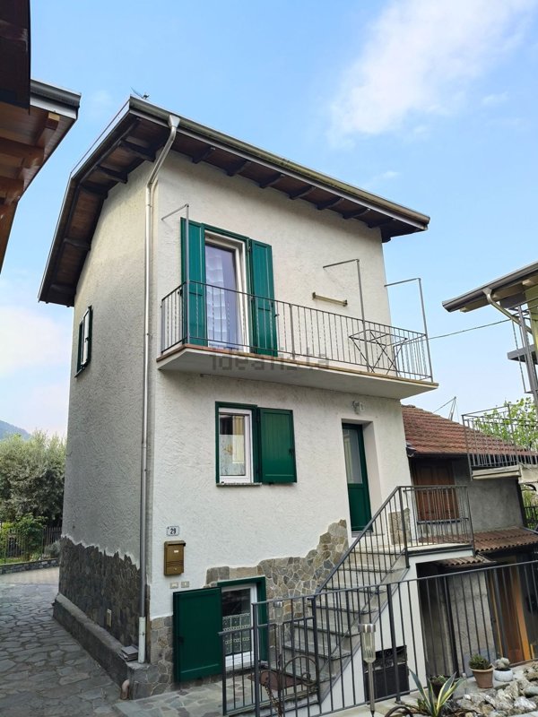 appartamento in affitto a Colico