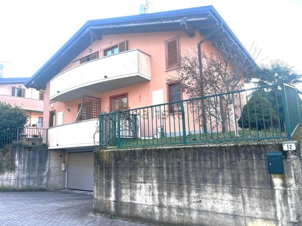 appartamento in affitto a Colico