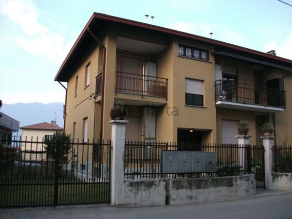 appartamento in affitto a Colico in zona Villatico
