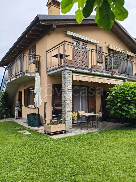 appartamento in affitto a Colico