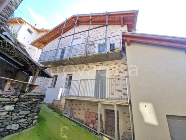 appartamento in affitto a Colico in zona Villatico