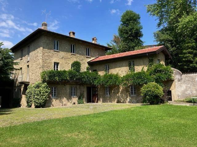 casa indipendente in affitto a Colle Brianza in zona Nava