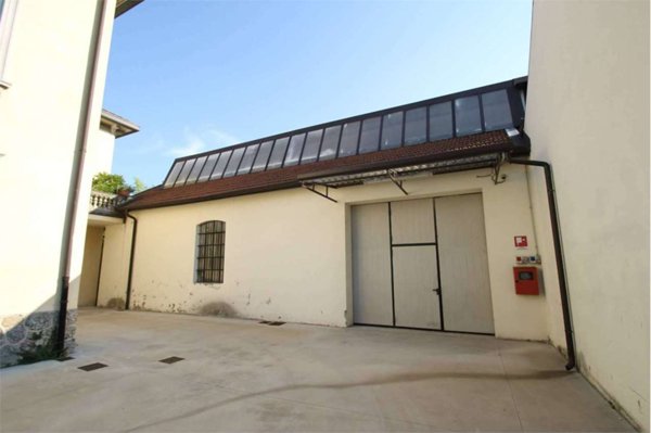 capannone in affitto a Costa Masnaga