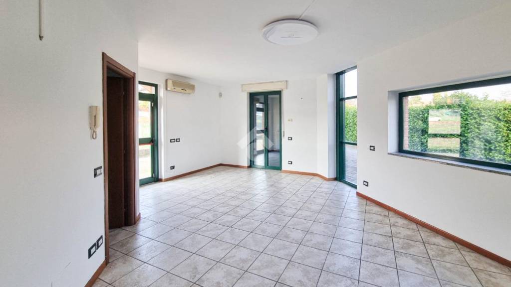 ufficio in affitto a Costa Masnaga