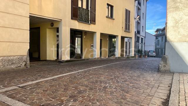 negozio in affitto a Costa Masnaga