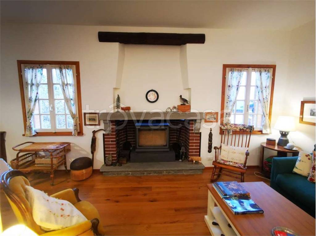 casa indipendente in affitto a Cremeno