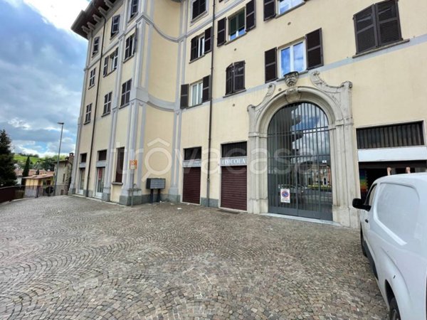 negozio in affitto a Galbiate
