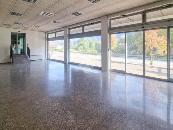 negozio in affitto a Garlate