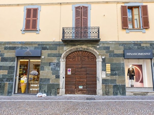 ufficio in affitto a Garlate in zona Ponte