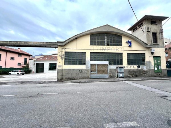 ufficio in affitto a Lecco in zona Pescarenico