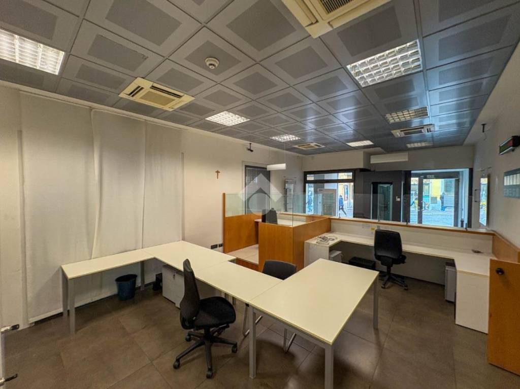 negozio in affitto a Lecco in zona Lecco Centro