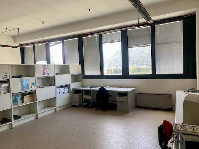 ufficio in affitto a Lecco in zona Maggianico
