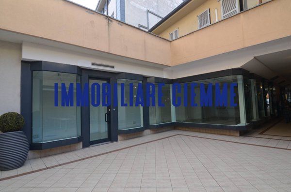 locale commerciale in affitto a Lecco in zona Lecco Centro