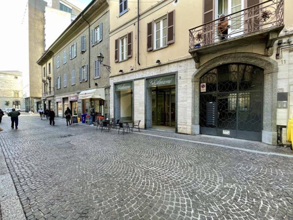 negozio in affitto a Lecco in zona Lecco Centro