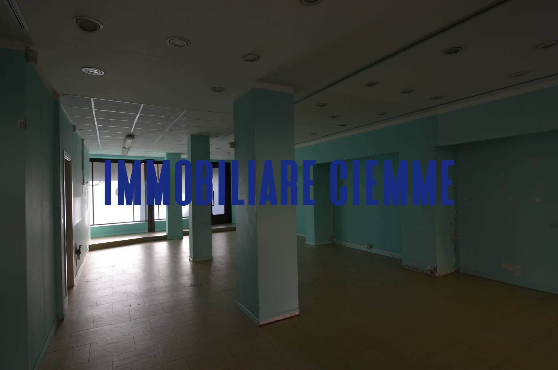 locale commerciale in affitto a Lecco