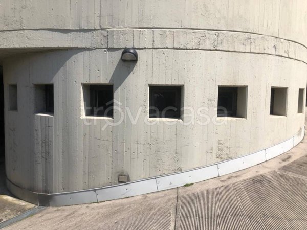 locale di sgombero in affitto a Lecco