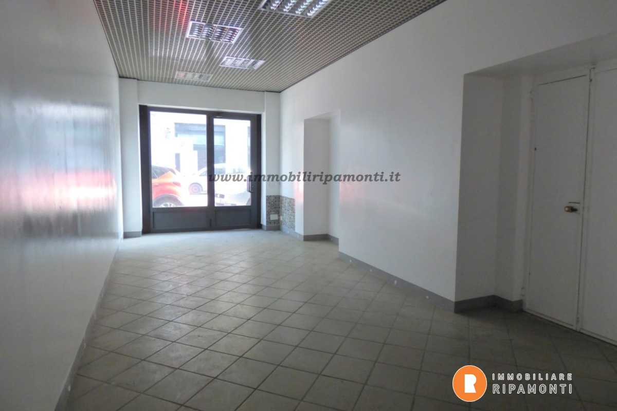 negozio in affitto a Lecco in zona Corso Martiri
