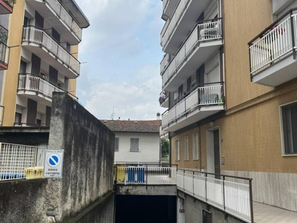 locale commerciale in affitto a Lecco in zona Lecco Centro
