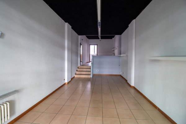 locale commerciale in affitto a Lecco in zona Viale Turati