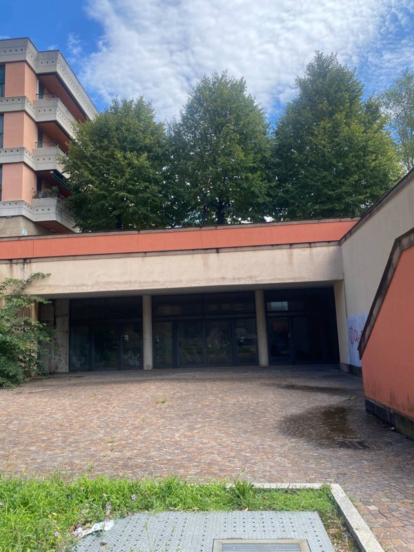 locale commerciale in affitto a Lecco in zona Lecco Centro