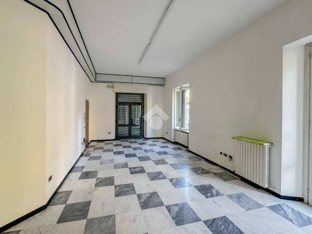 negozio in affitto a Lecco in zona Maggianico