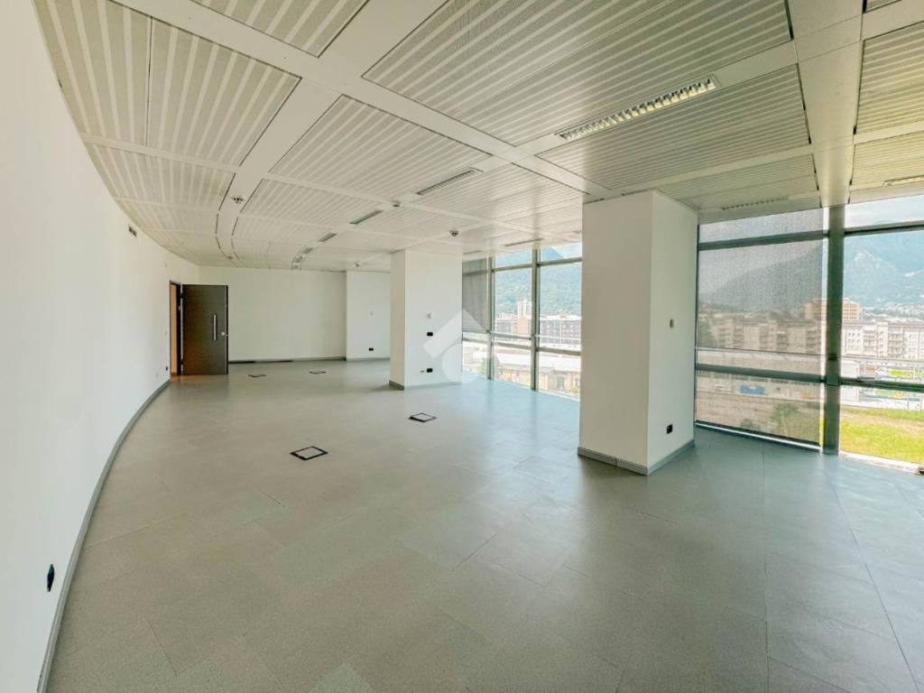 ufficio in affitto a Lecco in zona Caleotto