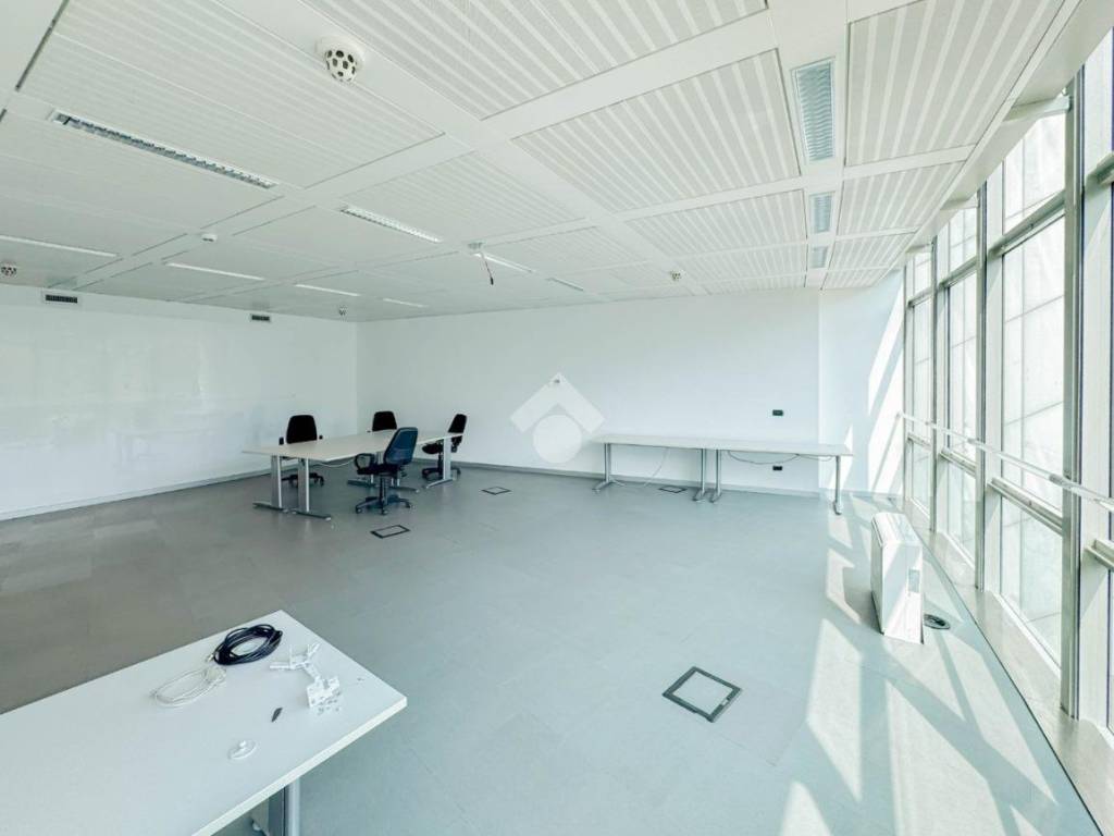 ufficio in affitto a Lecco in zona Caleotto