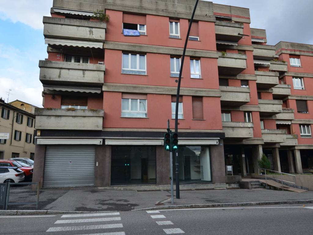 negozio in affitto a Lecco in zona San Giovanni