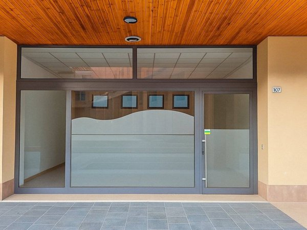 negozio in affitto a Lecco in zona Caleotto