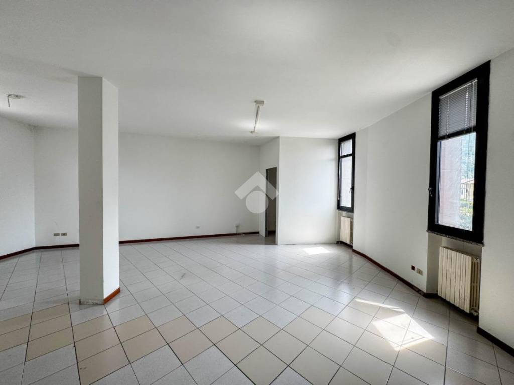 appartamento in affitto a Lecco in zona Pescarenico