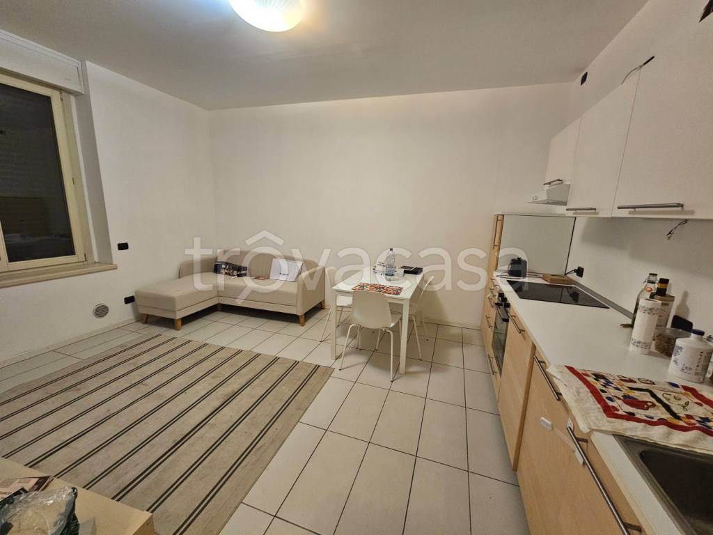 appartamento in affitto a Lecco in zona Pescarenico