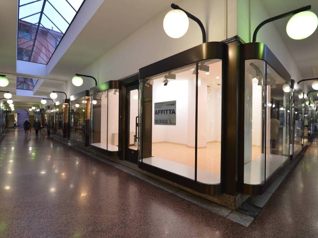 negozio in affitto a Lecco in zona Lecco Centro