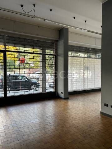 negozio in affitto a Lecco in zona San Giovanni