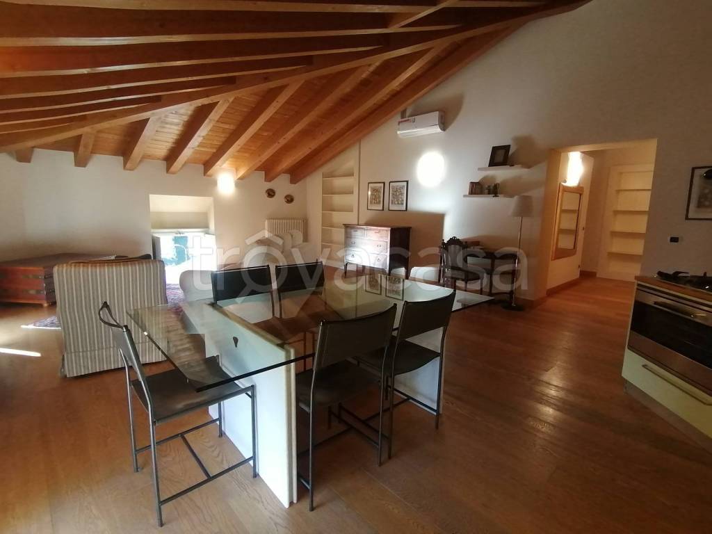 appartamento in affitto a Lecco in zona Rancio