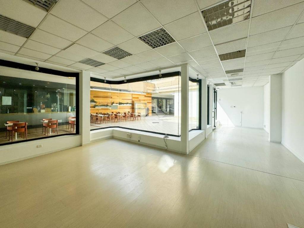 negozio in affitto a Lecco in zona Lecco Centro