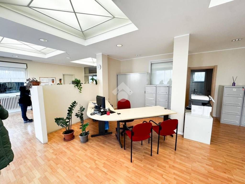 negozio in affitto a Lecco in zona Belledo