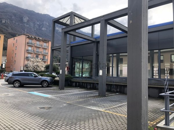 locale commerciale in affitto a Lecco