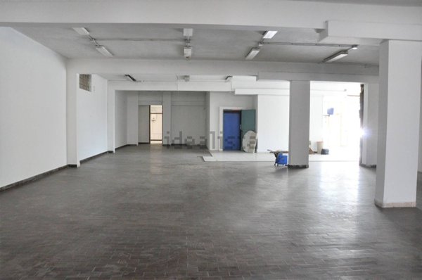 negozio in affitto a Lecco in zona Lecco Centro