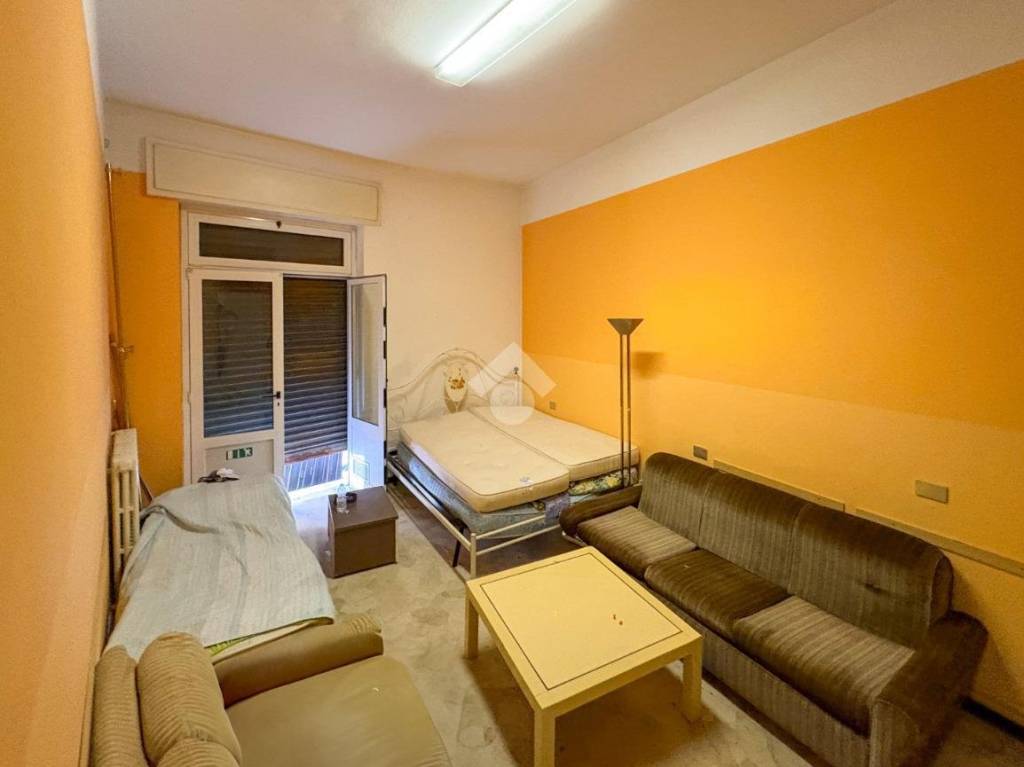 ufficio in affitto a Lecco in zona Pescarenico