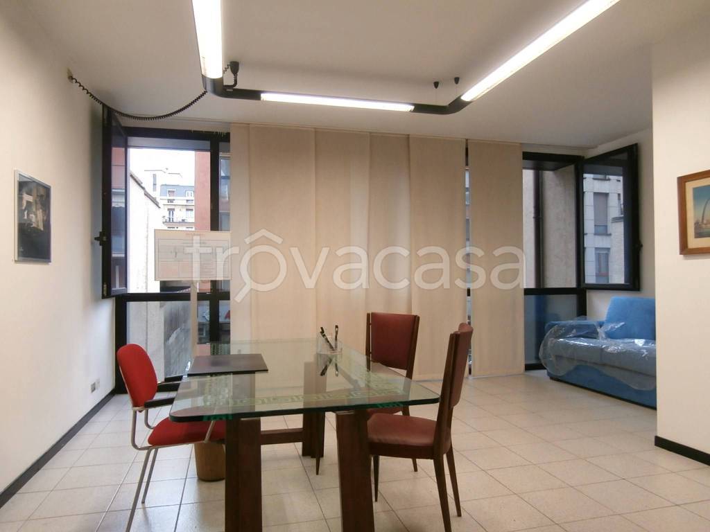 ufficio in affitto a Lecco in zona Lecco Centro