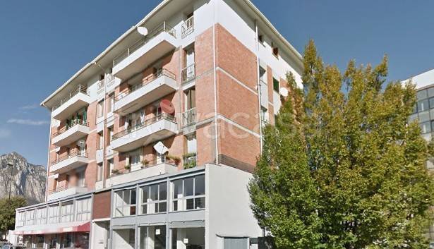 negozio in affitto a Lecco in zona Via della Pergola