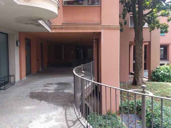 negozio in affitto a Lecco