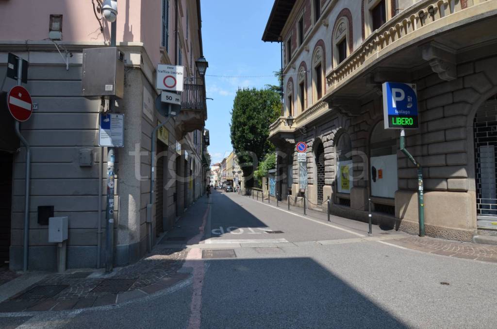 negozio in affitto a Lecco in zona Lecco Centro