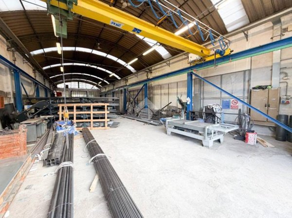 locale commerciale in affitto a Lecco in zona Maggianico