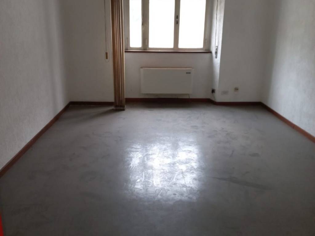 ufficio in affitto a Lecco in zona Pescarenico