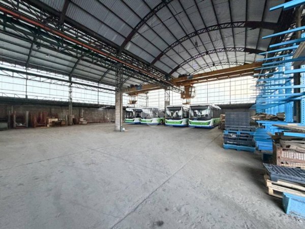 locale commerciale in affitto a Lecco in zona Maggianico