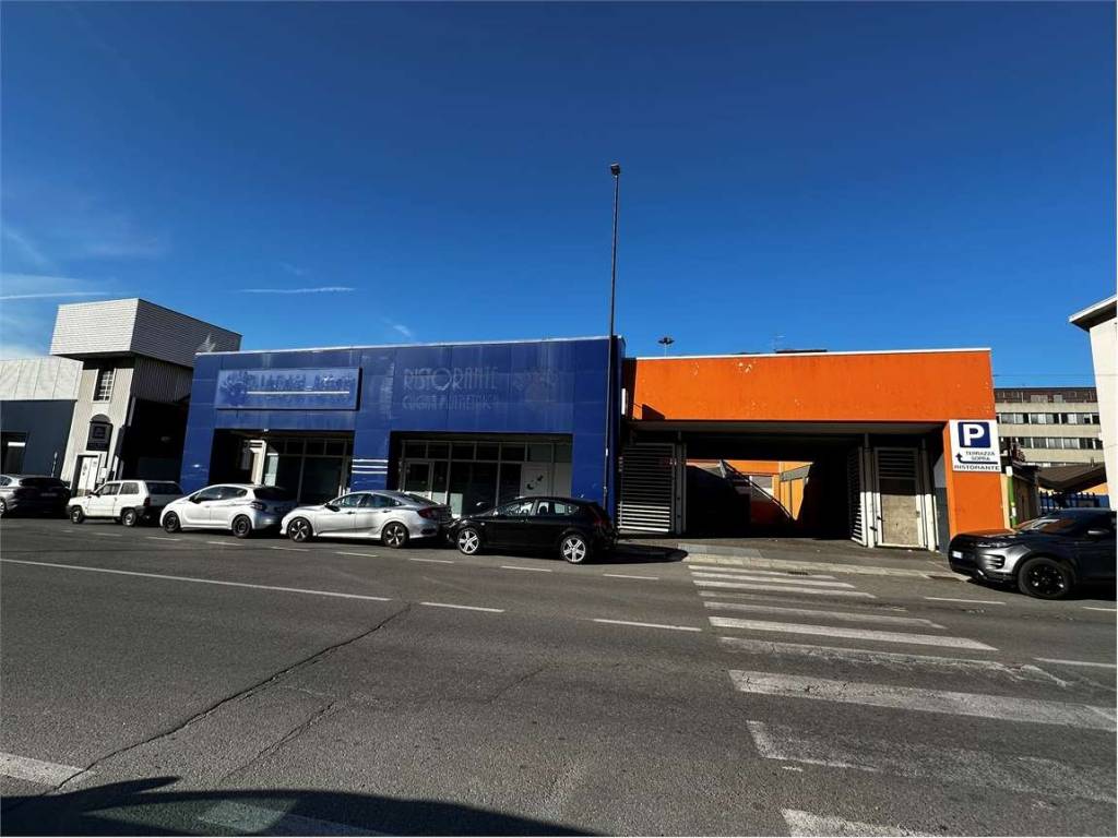 negozio in affitto a Lecco in zona Belledo